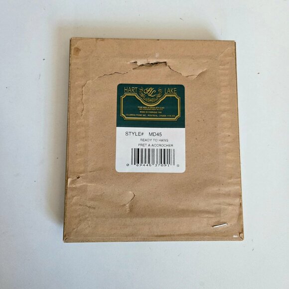 Vintage floral picture in golden frame with glass. Made in Canada. - Picture 3 of 3